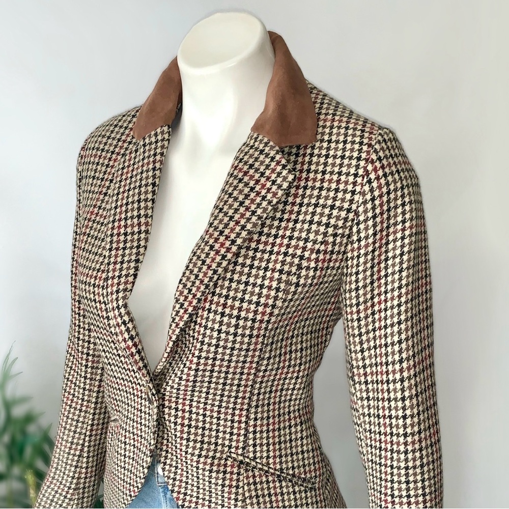 Houndstooth Tailored Blazer with Brown Suede Collar - Picture 13 of 16